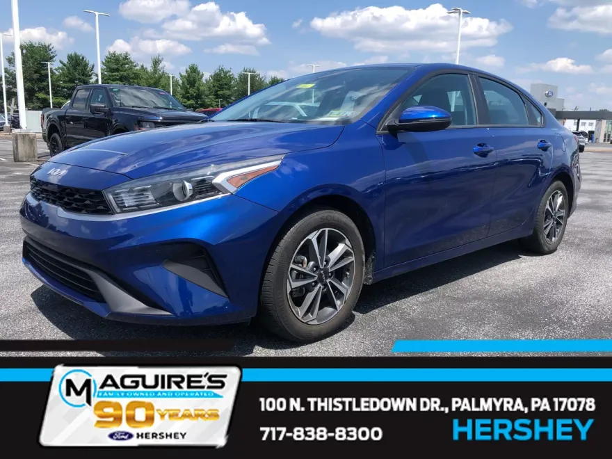 2023 Kia Forte LXS photo 1