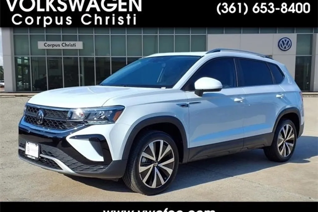 2024 Volkswagen Taos SE photo 1
