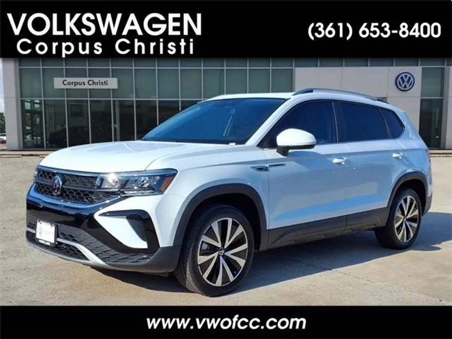 2024 Volkswagen Taos SE photo 1