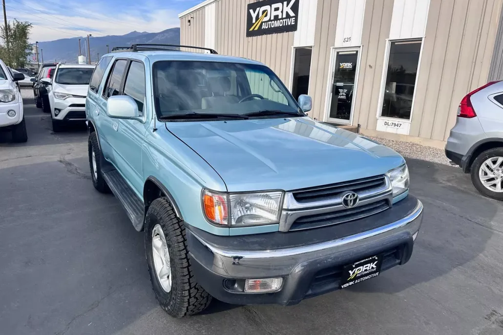 2001 Toyota 4Runner SR5 V6 photo 1