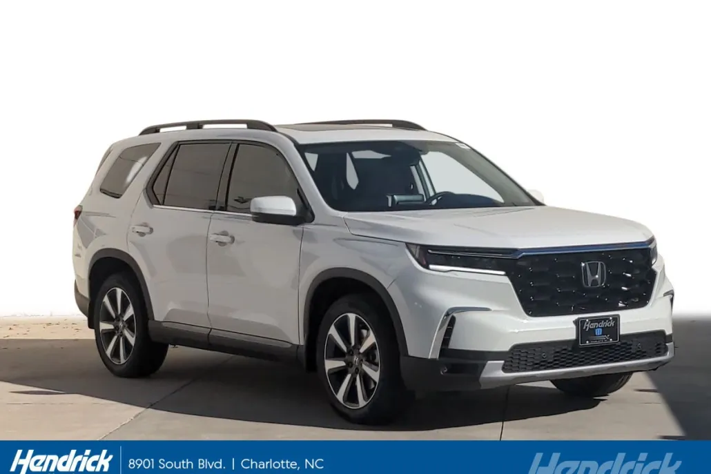2025 Honda Pilot Touring photo 1