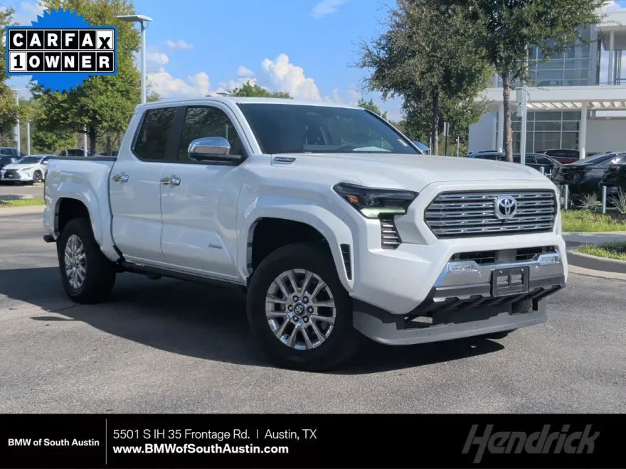 2024 Toyota Tacoma photo 1