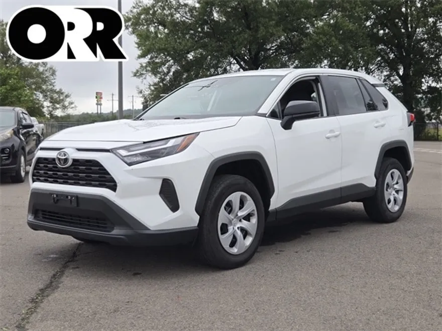 2024 Toyota RAV4 LE photo 1
