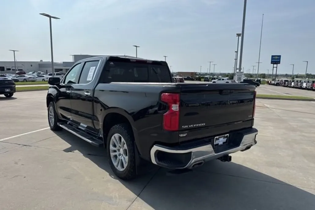 2023 Chevrolet Silverado 1500 LTZ photo 1