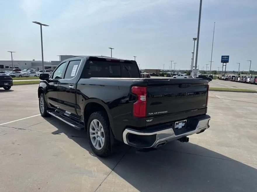 2023 Chevrolet Silverado 1500 LTZ photo 1