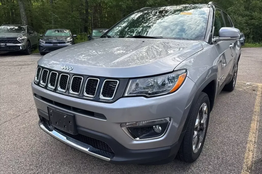 2021 Jeep Compass Limited photo 1