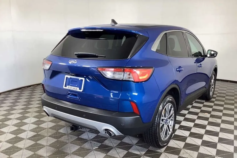 2022 Ford Escape SEL photo 1
