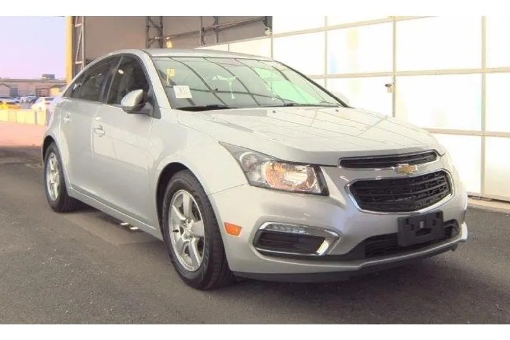 2015 Chevrolet Cruze LT photo 1