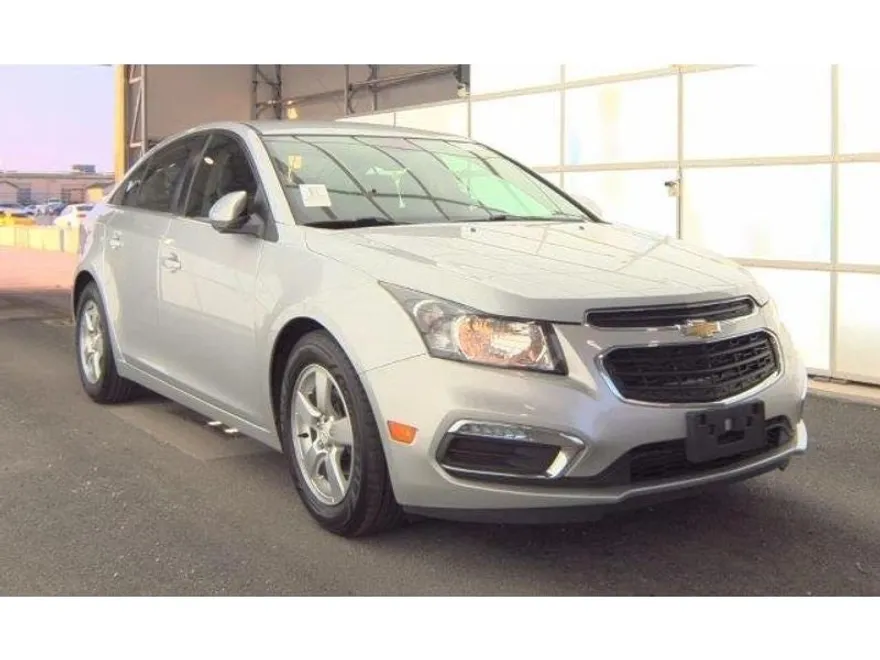 2015 Chevrolet Cruze LT photo 1