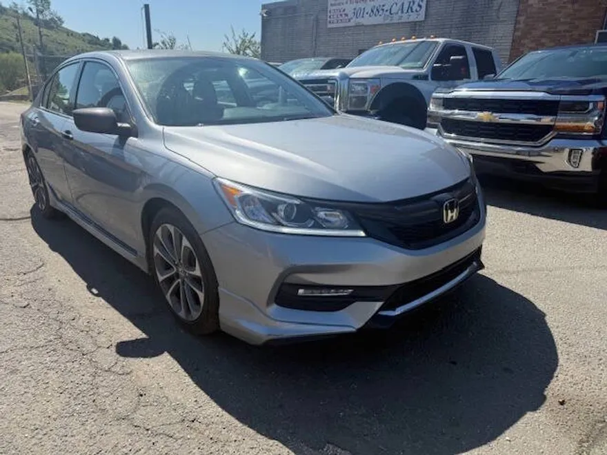 2017 Honda Accord Sport photo 1