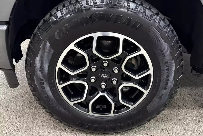 2023 Ford F-150 XLT photo 1