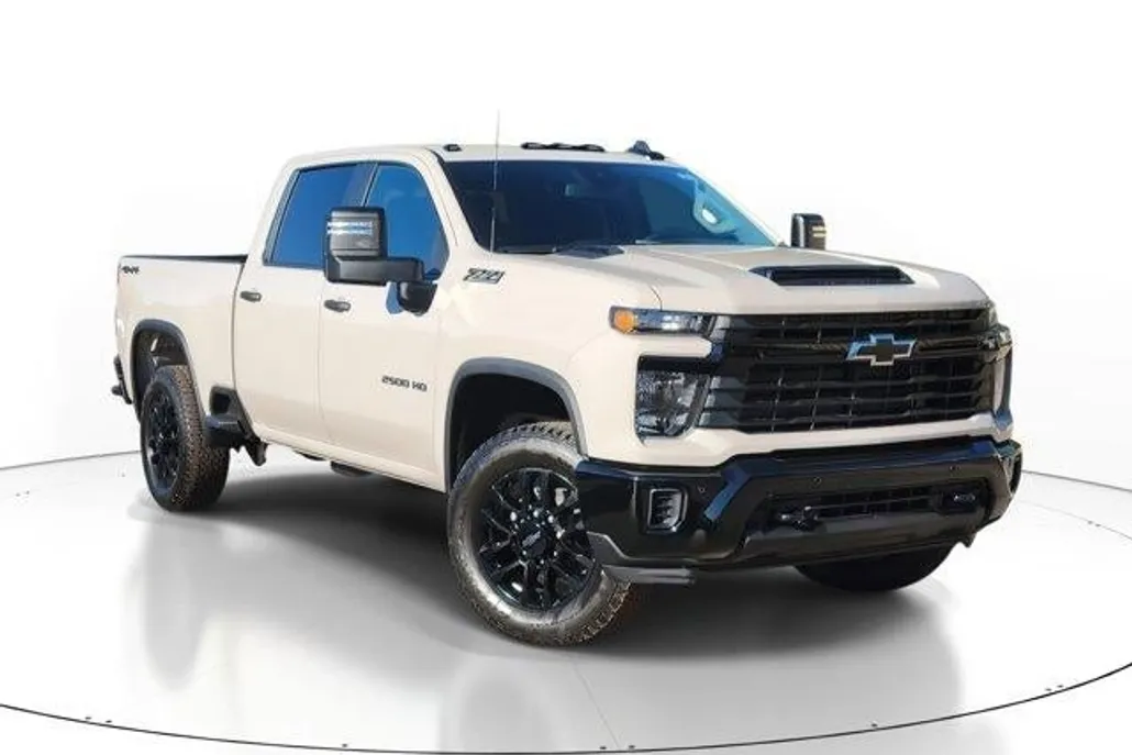 2026 Chevrolet Silverado 2500HD Custom photo 1