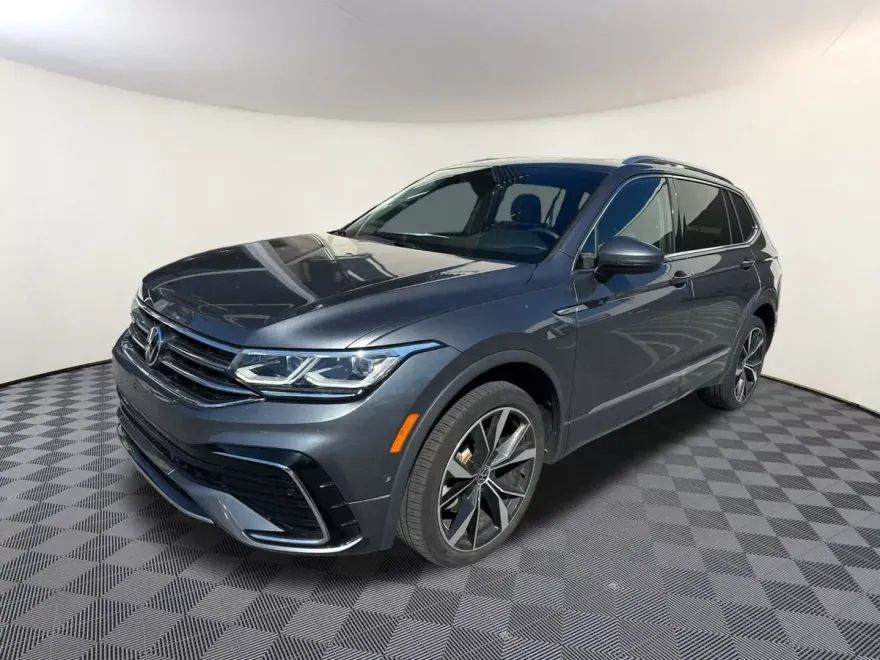 2023 Volkswagen Tiguan SEL R-Line Black photo 1