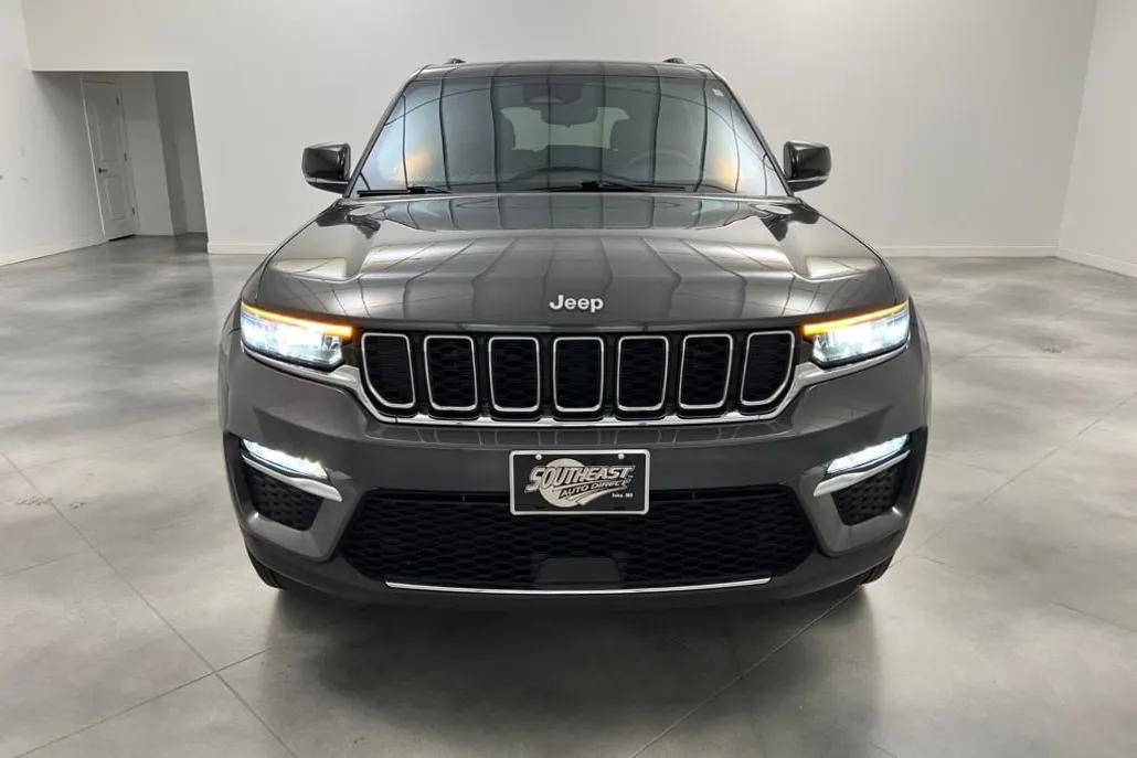 2024 Jeep Grand Cherokee Limited photo 1