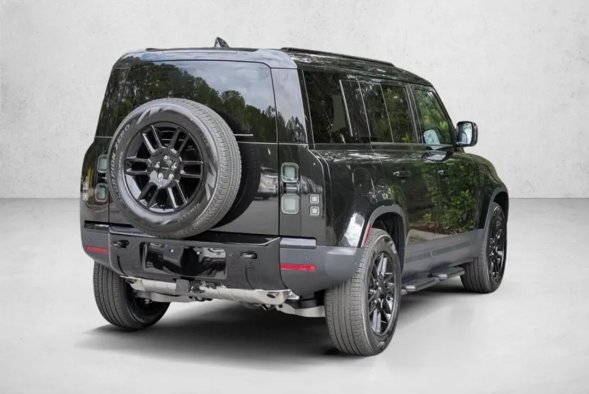 2026 Land Rover Defender 110 S photo 1