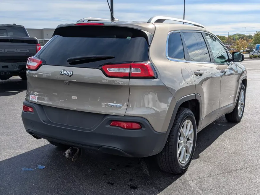 2016 Jeep Cherokee Latitude photo 1