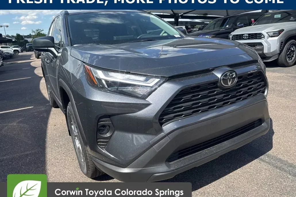 2025 Toyota RAV4 Hybrid LE photo 1
