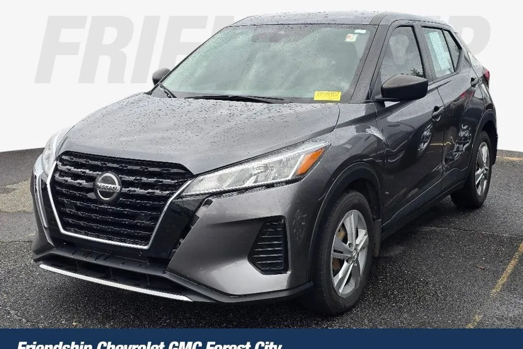 2021 Nissan Kicks S photo 1