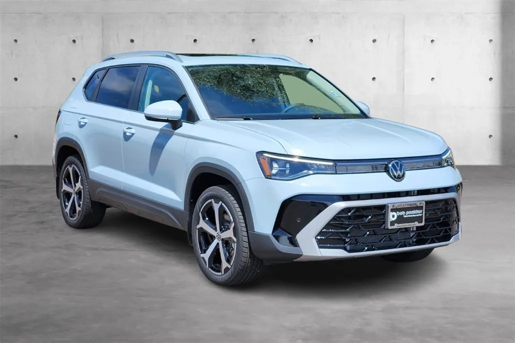 2025 Volkswagen Taos SEL photo 1