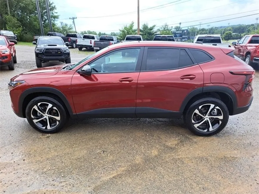 2024 Chevrolet Trax photo 1