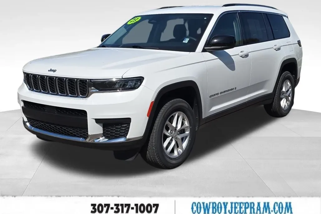 2023 Jeep Grand Cherokee Laredo photo 1