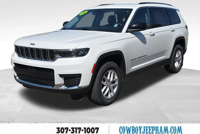2023 Jeep Grand Cherokee Laredo photo 1