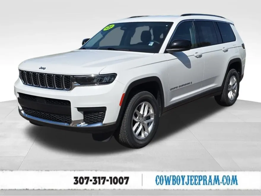 2023 Jeep Grand Cherokee Laredo photo 1