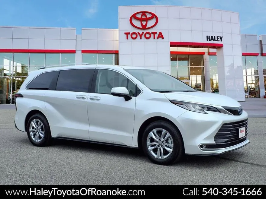 2025 Toyota Sienna Limited photo 1