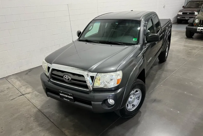2010 Toyota Tacoma Access Cab V6 4x4 photo 1