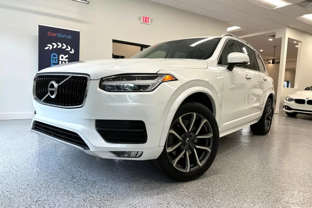 2019 Volvo XC90 T5 Momentum photo 1