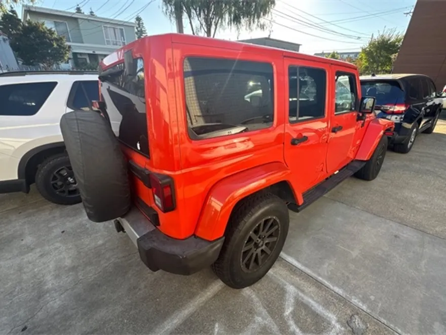 2015 Jeep Wrangler Unlimited Sahara photo 1
