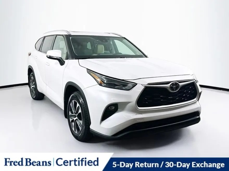 2022 Toyota Highlander XLE photo 1