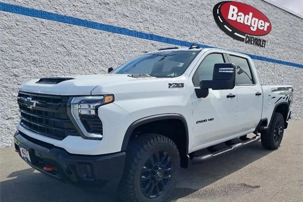 2026 Chevrolet Silverado 2500HD LT photo 1