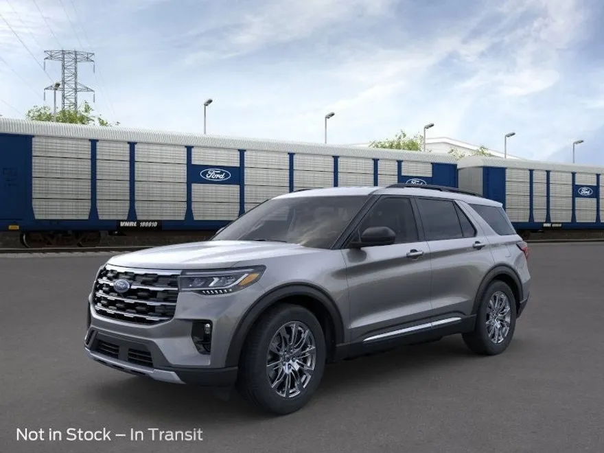 2025 Ford Explorer photo 1