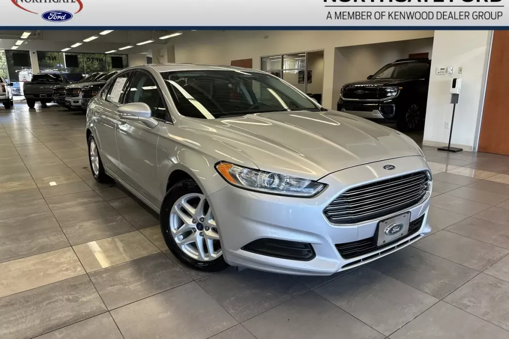 2015 Ford Fusion SE photo 1