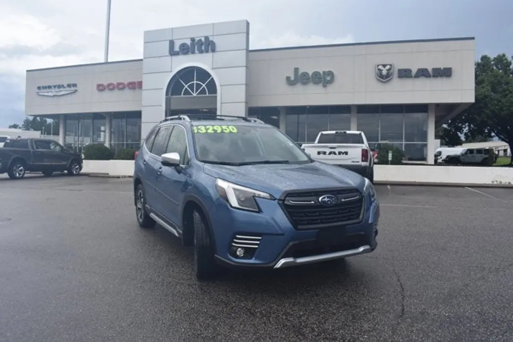 2022 Subaru Forester Touring photo 1