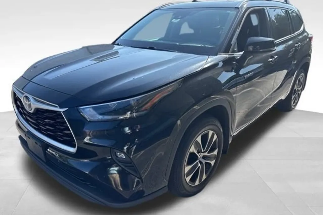 2021 Toyota Highlander Hybrid XLE photo 1
