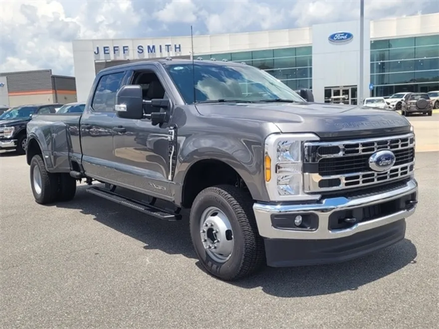 2025 Ford F-350 photo 1