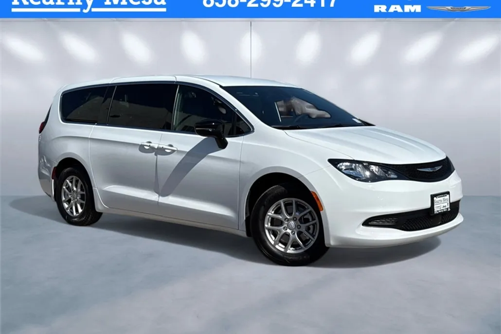 2025 Chrysler Voyager LX photo 1