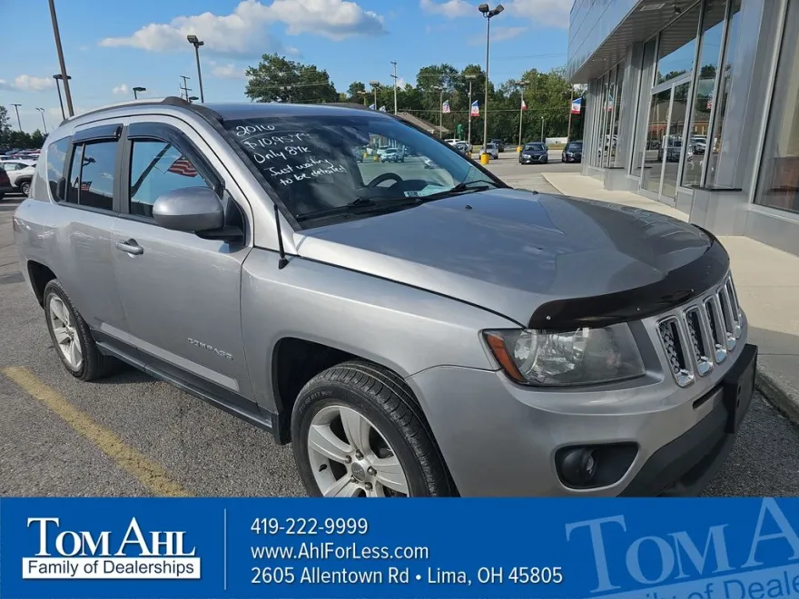2016 Jeep Compass Latitude photo 1
