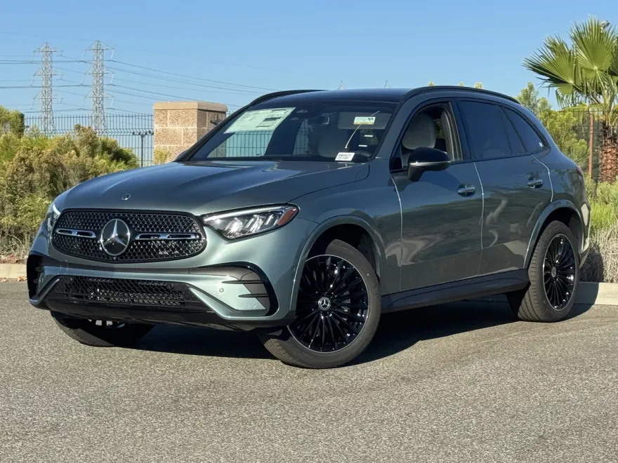 2026 Mercedes Benz GLC 300 photo 1