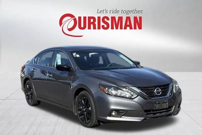 2017 Nissan Altima 2.5 SR photo 1