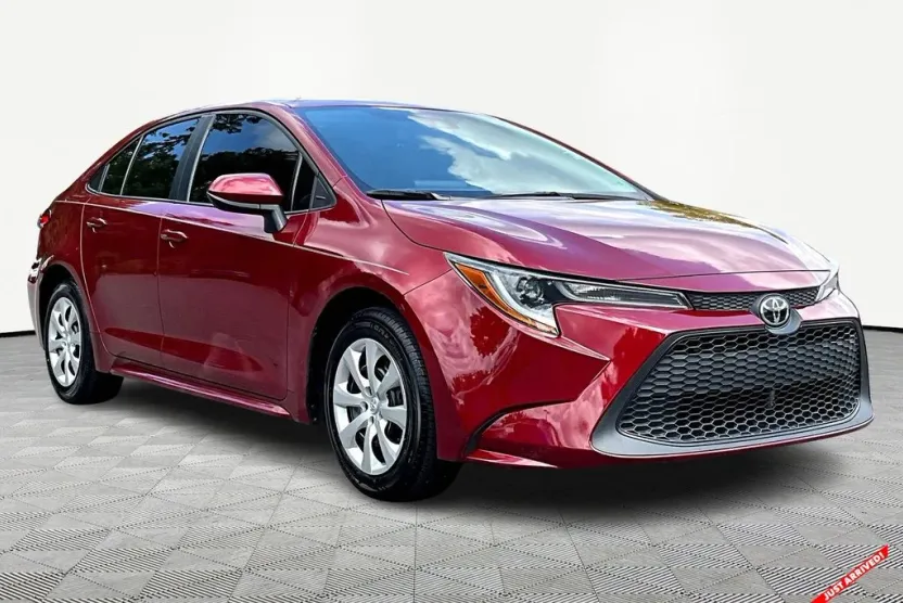 2022 Toyota Corolla LE photo 1