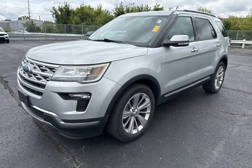 2019 Ford Explorer Limited photo 1
