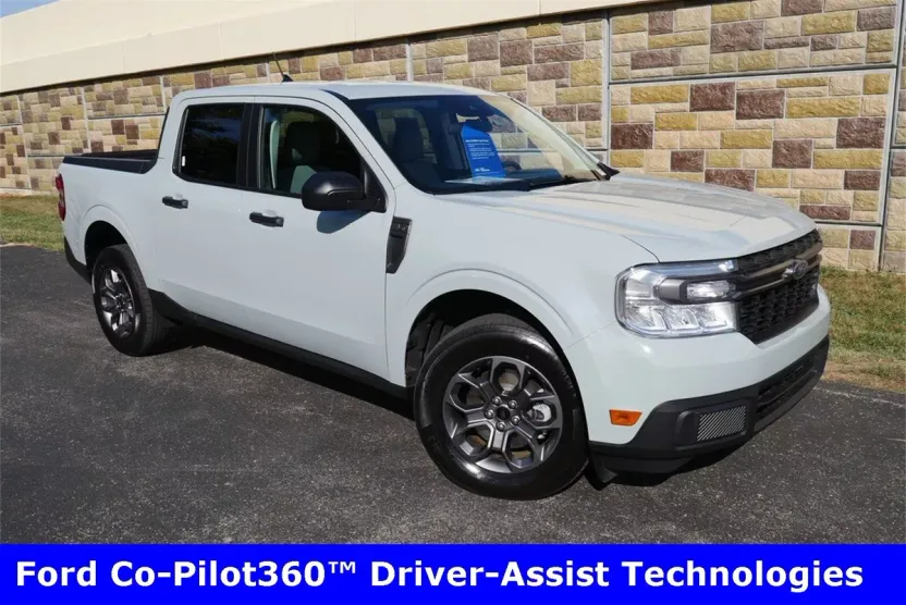 2024 Ford Maverick XLT photo 1