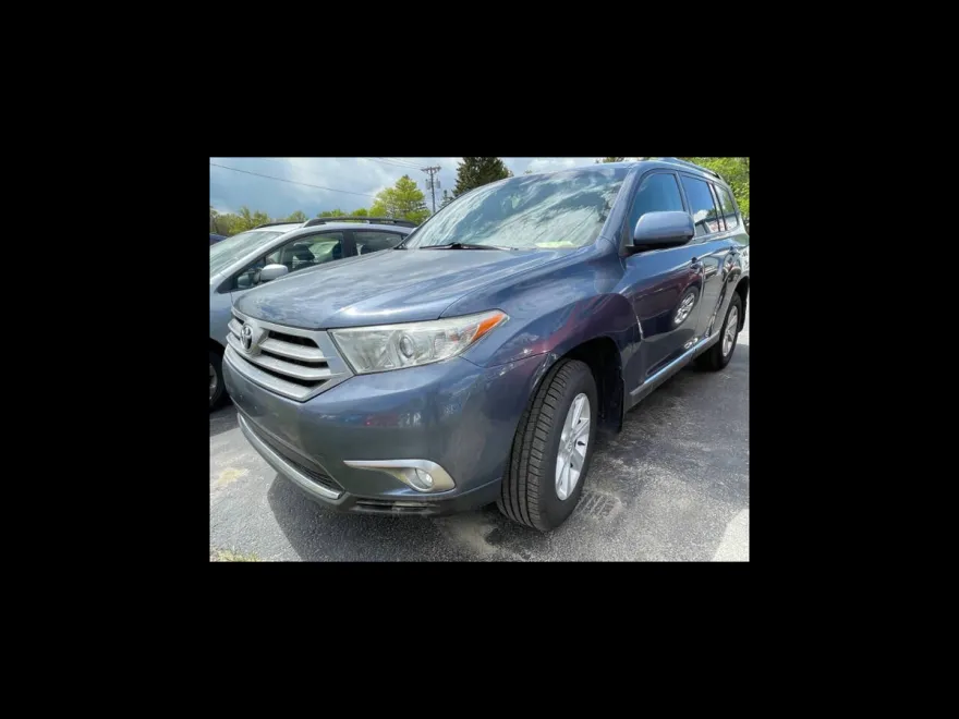 2013 Toyota Highlander Base photo 1