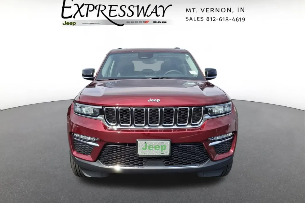 2023 Jeep Cherokee Base photo 1
