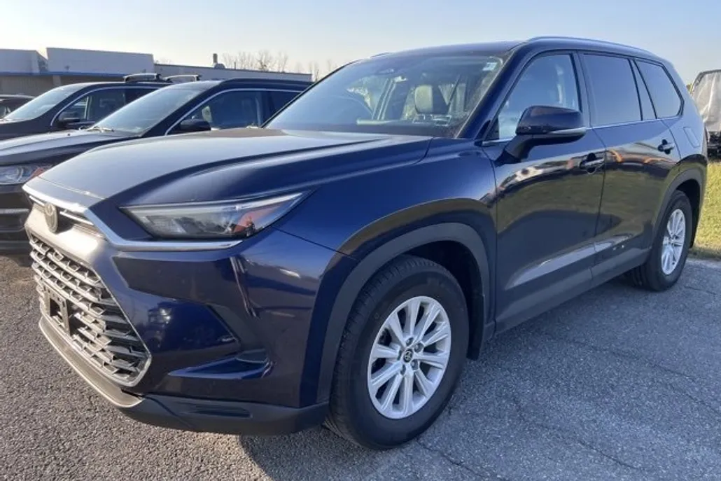 2024 Toyota Grand Highlander XLE photo 1