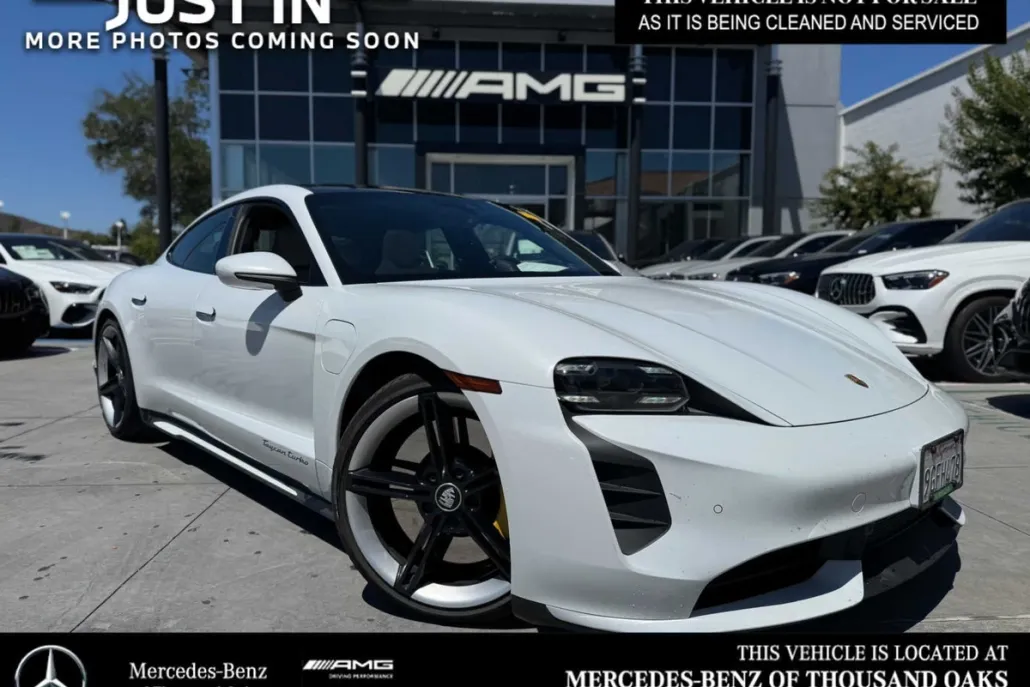 2021 Porsche Taycan Turbo photo 1