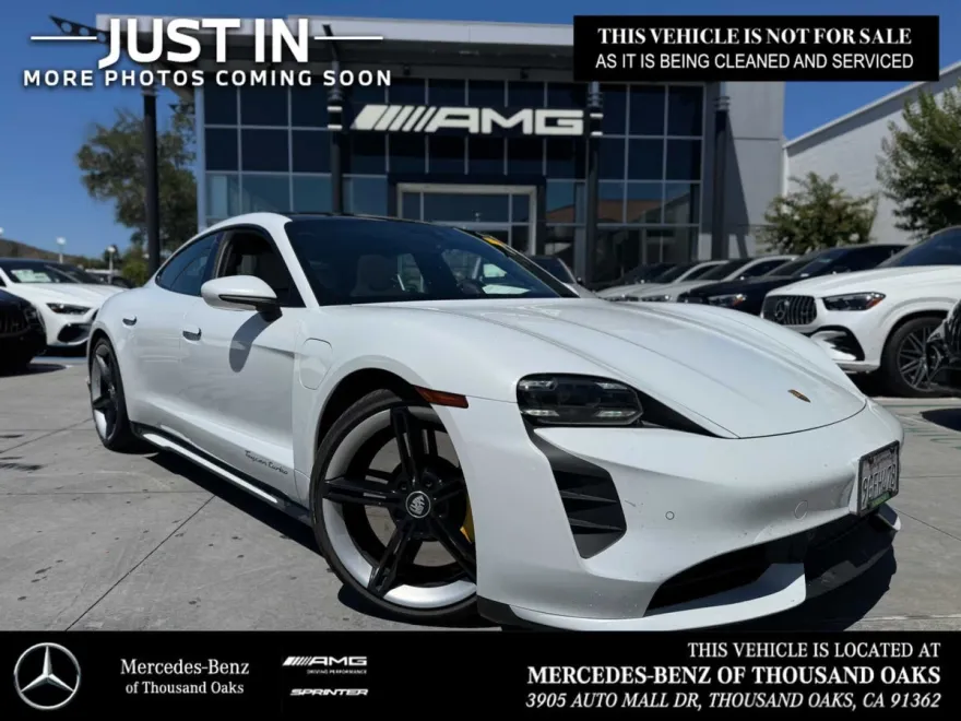2021 Porsche Taycan Turbo photo 1